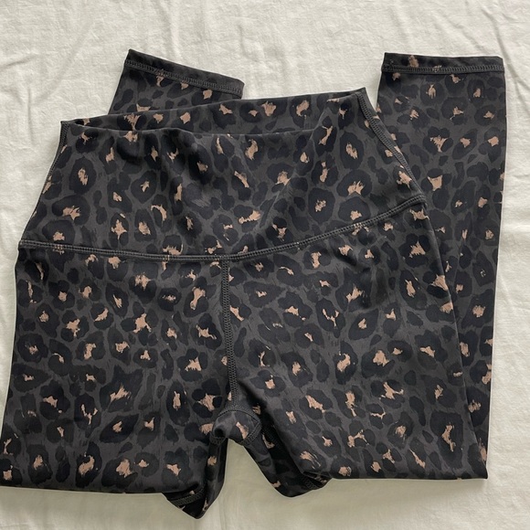 SOLD// Varley Montero High Waist Cheetah Print Cropped Leggings - Picture 3 of 14